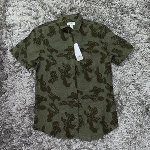 BP. Mens xs camo button down